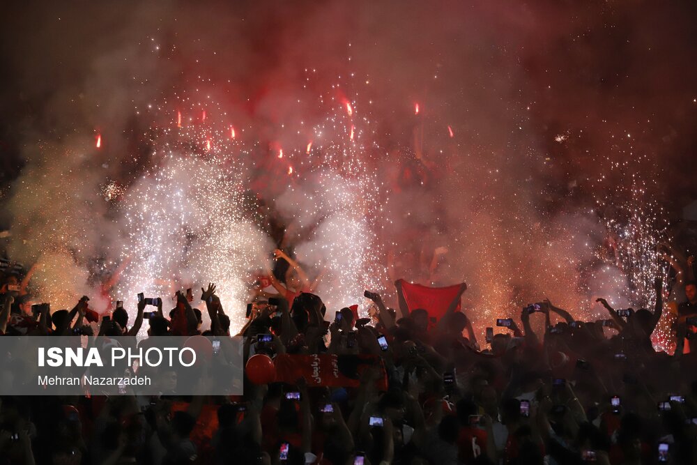 استقلال علیه ستاره پرسپولیس/ پِخ کردن و قهر کردن!