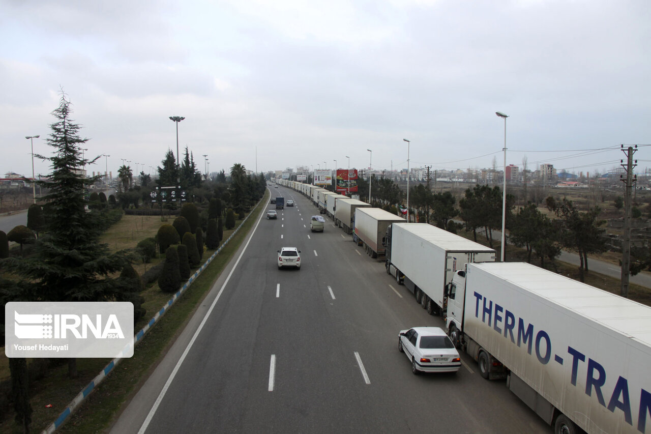 رانندگان ۷۰۰ کامیون ایرانی در افغانستان منتظر ورود به ایران هستند