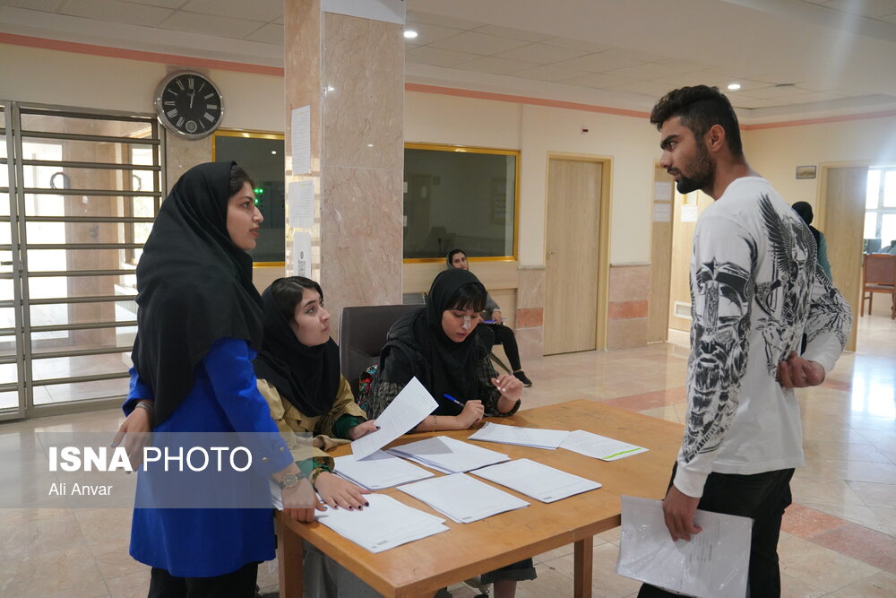 پیوستن ۱۱۰۰ دانشجوی جدید به جمع دانشجویان دانشگاه علوم پزشکی زاهدان